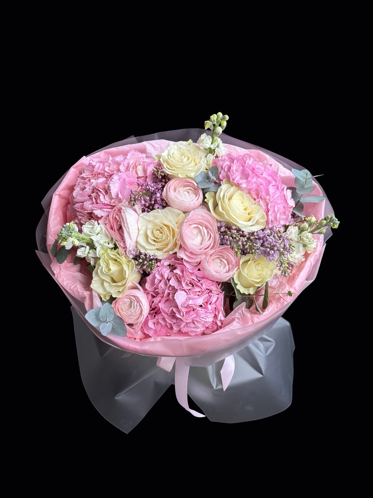 Buchetul perfect pentru 14 februarie cu livrare gratuita in Oradea de la TRAVÁ, florarie din Oradea.