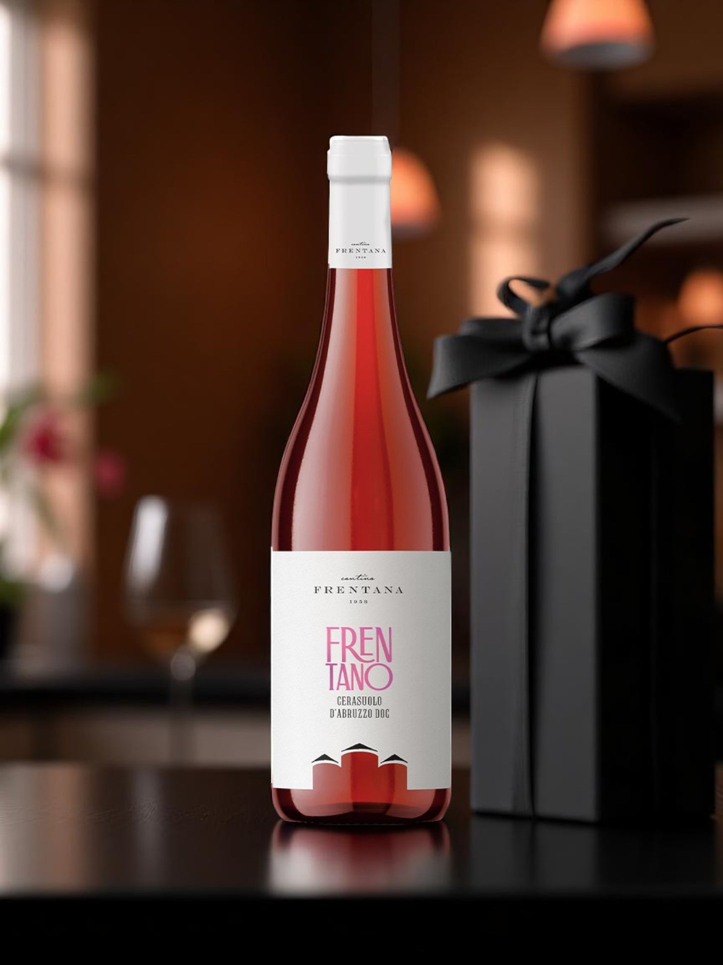 Sticlă de vin rose sec Cantina Frentana 0.75L – ideală lângă flori livrate în Oradea de la Floraria TRAVA