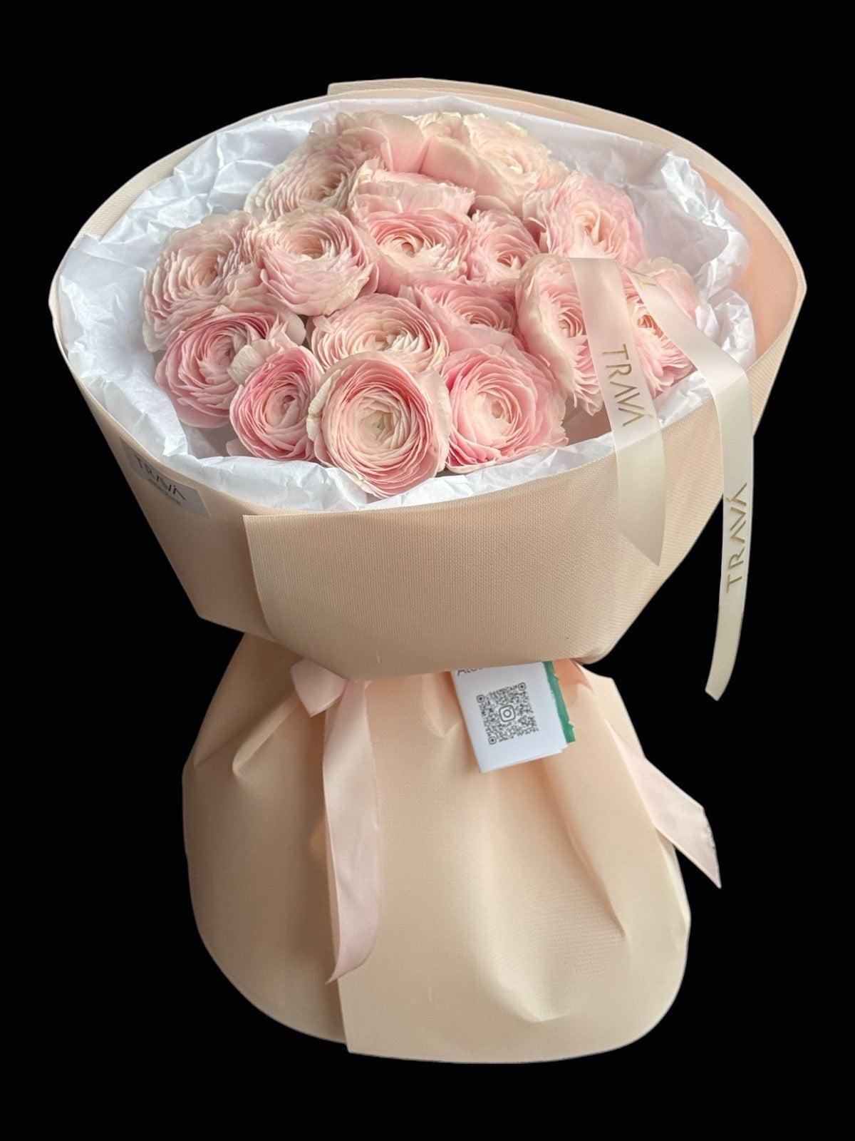 Buchet de ranunculus roz cu 17 fire, ambalat elegant, realizat de TRAVĂ florărie Oradea