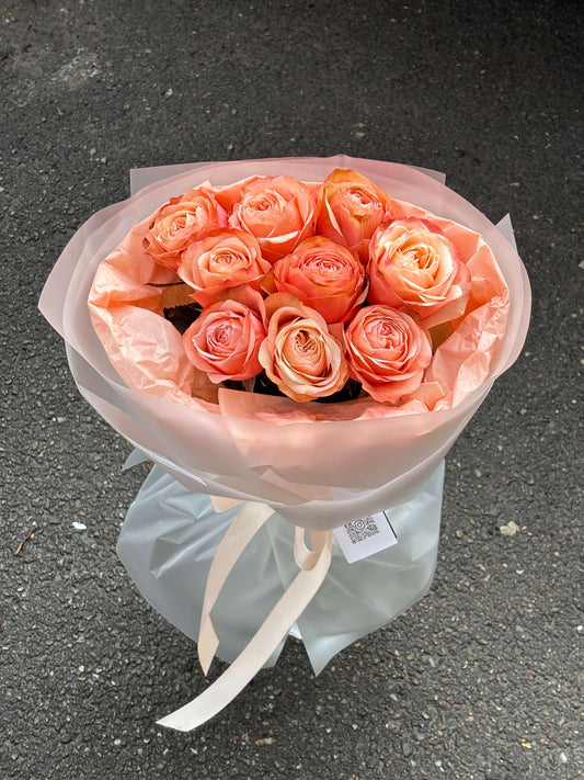 Buchet elegant din trandafiri Kahala portocalii, livrare flori Oradea de la florarie TRAVA Atelier Floral