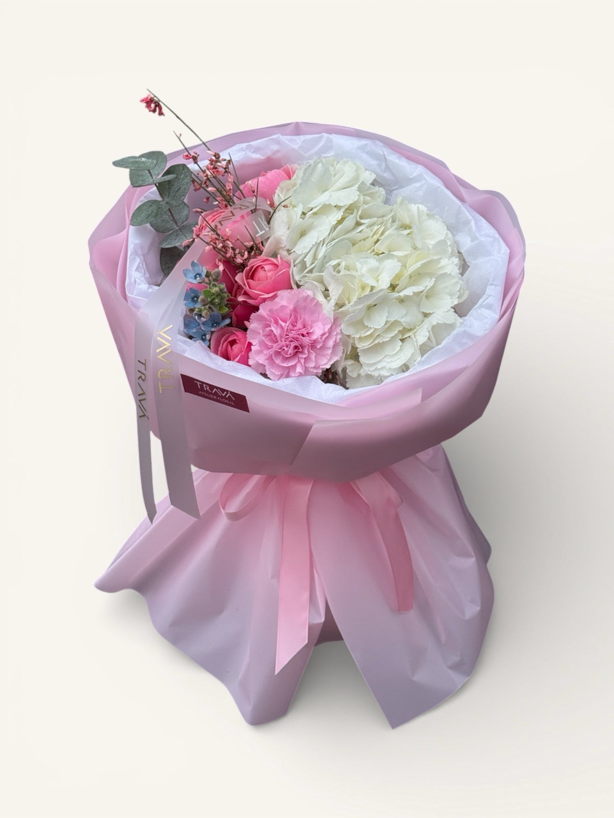 Buchet din hortensie si trandafiri silva pink cu livrare de 14 februarie la domiciliu oradea.