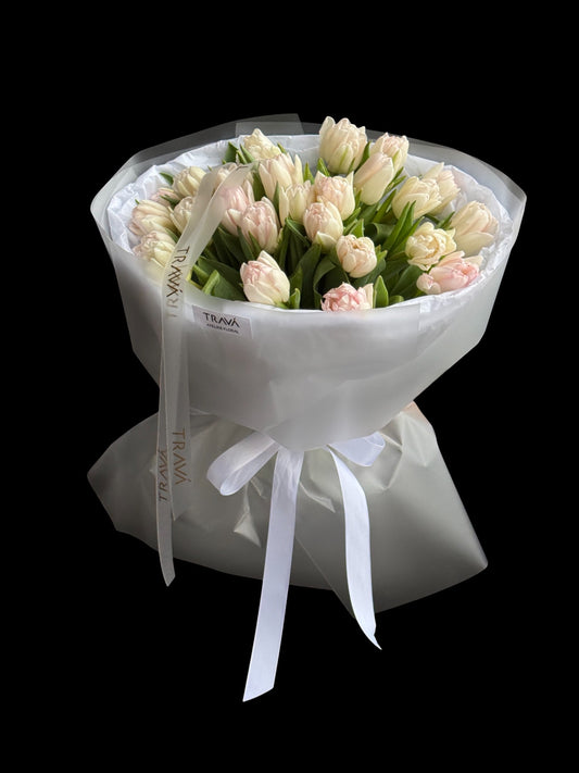 Buchet lalele duble roz pal realizat in florarie Oradea cu livrare flori Oradea