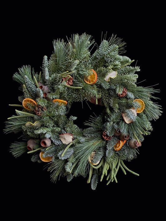 Coronita de Craciun din brad natural cu portocale si pere uscate cu livrare gratuita in Oradea.
