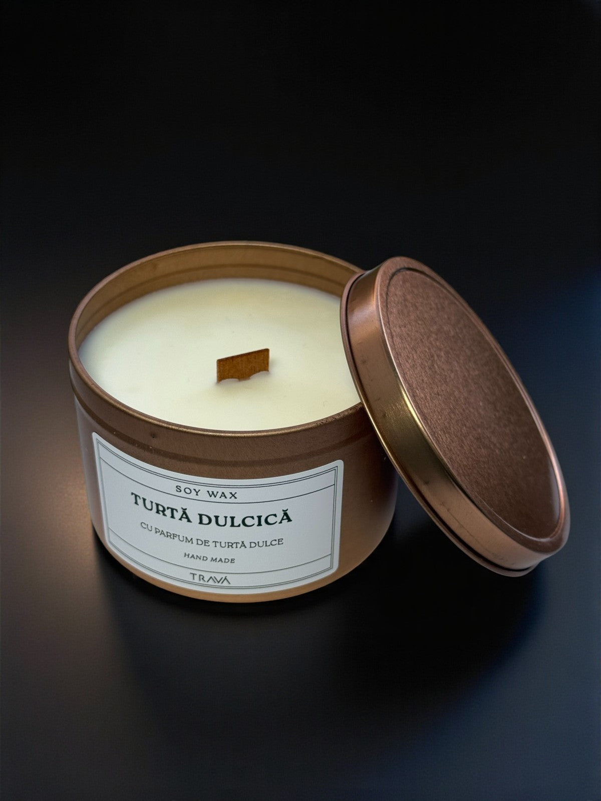 Lumânare handmade TRAVA Turtă Dulcică – ceară naturală de soia cu fitil de lemn și aromă de turtă dulce